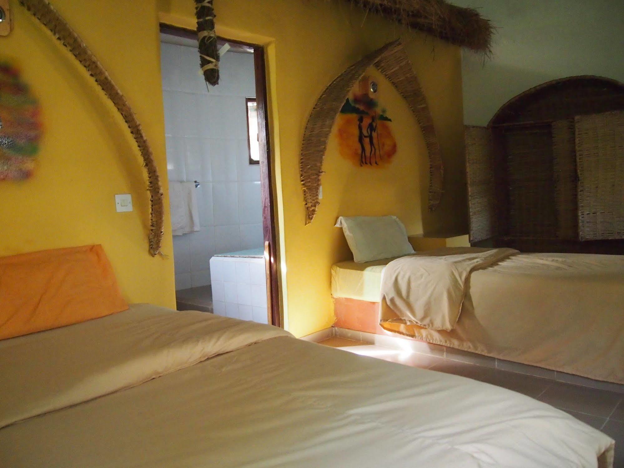 Footsteps Eco-Lodge Gunjur Luaran gambar