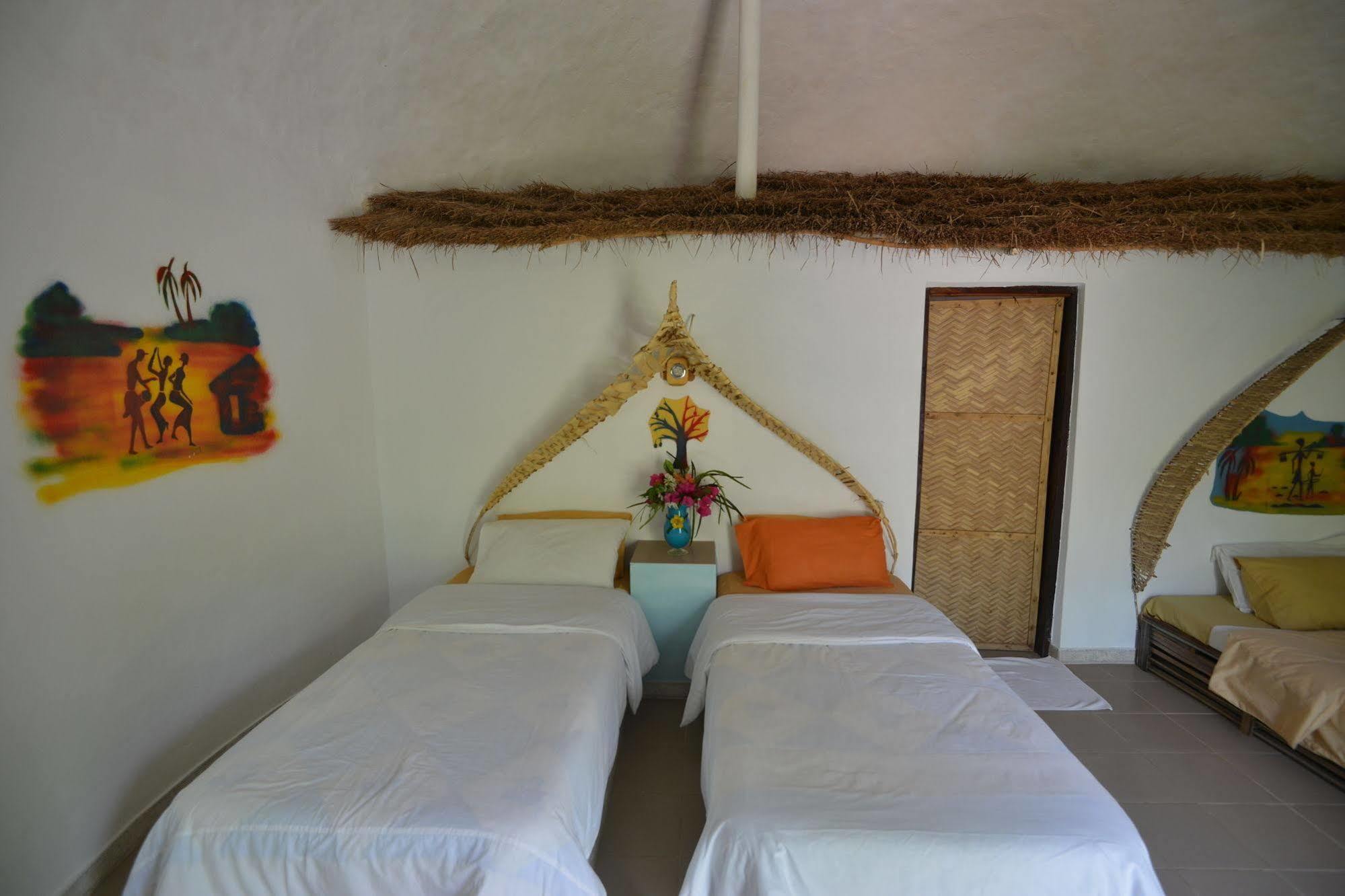 Footsteps Eco-Lodge Gunjur Luaran gambar